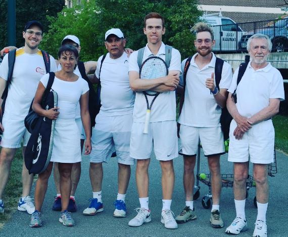 malibu-summer-tennis-campers-and-coach